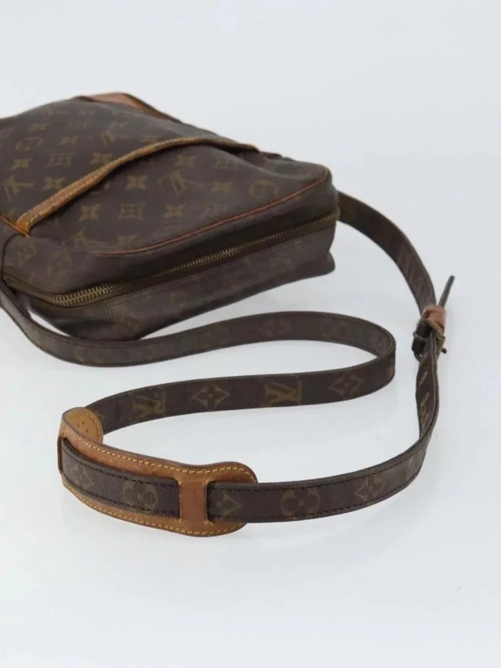 LOUIS VUITTON Monogram Danube MM Shoulder Bag M45264 LV Auth 159539
